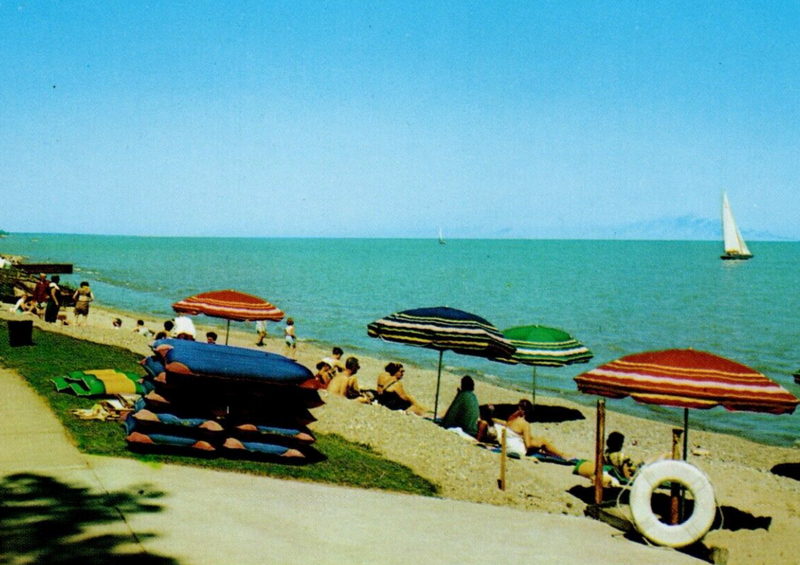 Gratiot Inn (Windemere Hotel) - Vintage Postcard (newer photo)